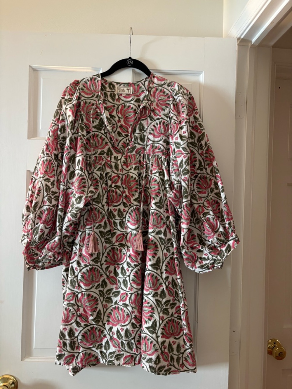 Mille Daisy Dress in Lotus Floral. Size Medium - Picture 4 of 5